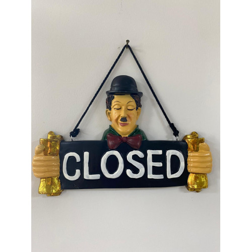 Charlie Chaplin Closed Temalı Duvar Kapı Yazısı Charlie Chaplin Closed Temalı Duvar Kapı Yazısı