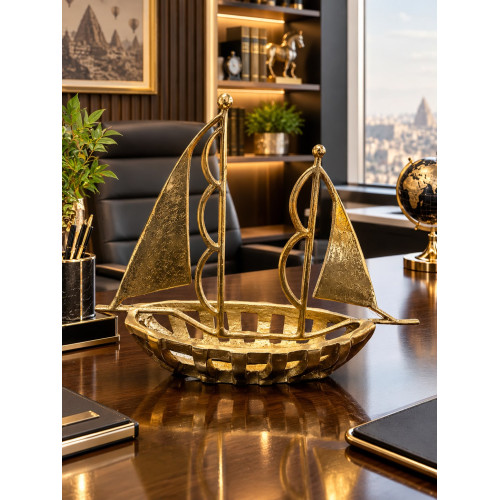 Metal Gold Dekoratif Yelkenli Gemi 32*37 cm Metal Gold Dekoratif Yelkenli Gemi 32*37 cm